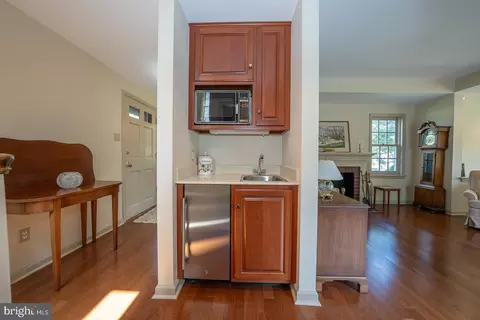 Entry Way - 681 Fernfield Cir, Wayne, PA 19087 photo 4 of 4