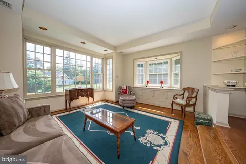 Living - 681 Fernfield Cir, Wayne, PA 19087 photo 5 of 5