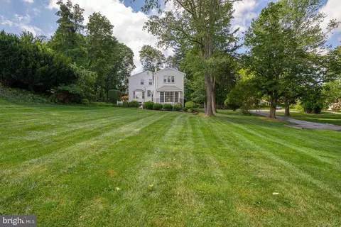 Exterior - 681 Fernfield Cir, Wayne, PA 19087 photo 8 of 12