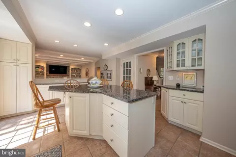 Kitchen - 681 Fernfield Cir, Wayne, PA 19087 photo 2 of 2