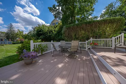 Exterior - 681 Fernfield Cir, Wayne, PA 19087 photo 7 of 12