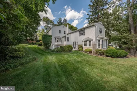 Exterior - 681 Fernfield Cir, Wayne, PA 19087 photo 5 of 12