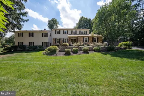 Exterior - 681 Fernfield Cir, Wayne, PA 19087 photo 12 of 12
