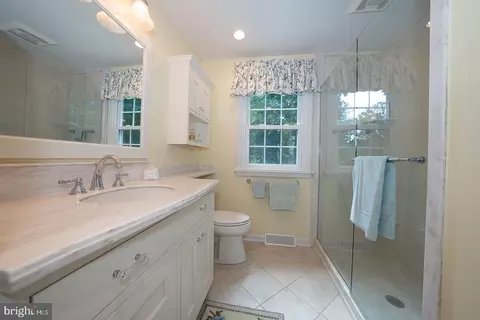 Bath - 681 Fernfield Cir, Wayne, PA 19087 photo 1 of 3
