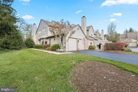 32 Manchester Ct #32, Berwyn, PA 19312