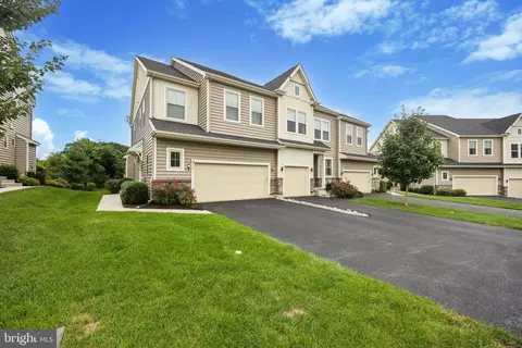 229 Kestrel Ct, Kennett Square, PA 19348