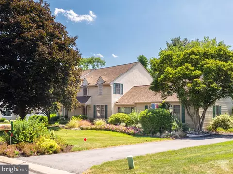 418 Beaumont Cir, West Chester, PA 19380