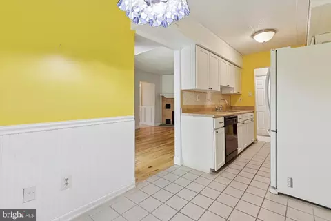 Kitchen - 612 Washington #12, Wayne, PA 19087 photo 1 of 2