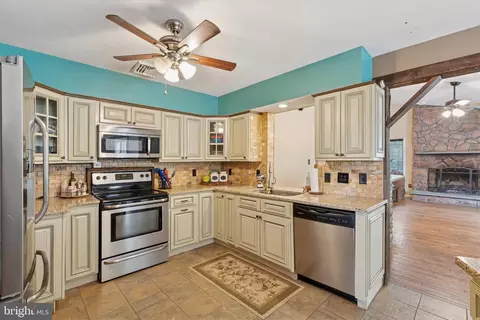 Kitchen - 714 Ridge Rd, Pottstown, PA 19465 photo 3 of 3