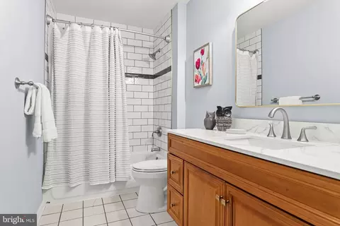 Bath - 106 Bernard Ct, Chesterbrook, PA 19087 photo 3 of 5
