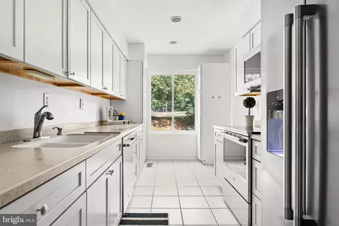 Kitchen - 106 Bernard Ct, Chesterbrook, PA 19087 photo 4 of 4