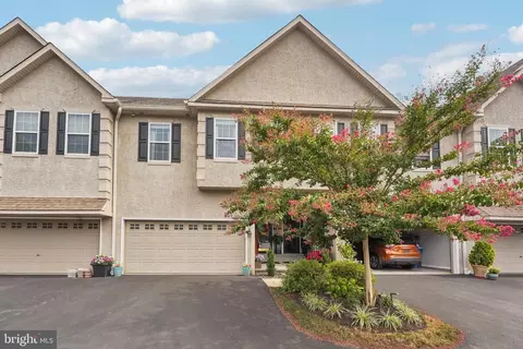 220 Spring Ln, West Chester, PA 19382