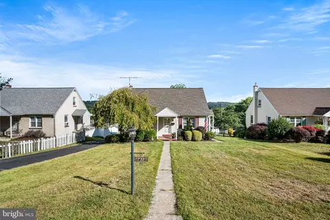 1413 Oak St, Coatesville, PA 19320