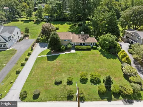 View/Area - 908 Hollow Rd, Wayne, PA 19087 photo 3 of 5