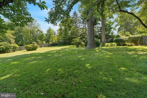 Exterior - 908 Hollow Rd, Wayne, PA 19087 photo 11 of 13