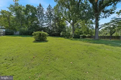 Exterior - 908 Hollow Rd, Wayne, PA 19087 photo 12 of 13