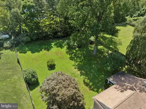 Exterior - 908 Hollow Rd, Wayne, PA 19087 photo 13 of 13