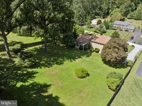 View/Area - 908 Hollow Rd, Wayne, PA 19087 photo 5 of 5