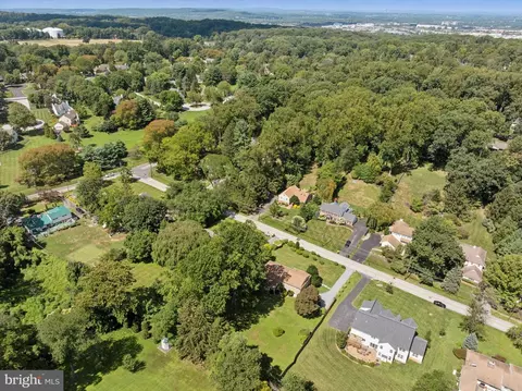 View/Area - 908 Hollow Rd, Wayne, PA 19087 photo 4 of 5