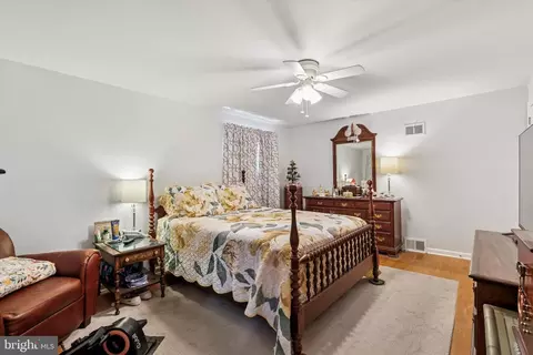 Bedroom - 908 Hollow Rd, Wayne, PA 19087 photo 2 of 3