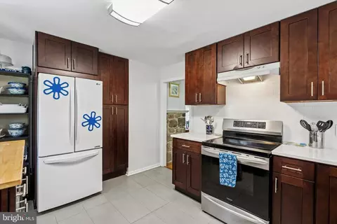 Kitchen - 908 Hollow Rd, Wayne, PA 19087 photo 3 of 3