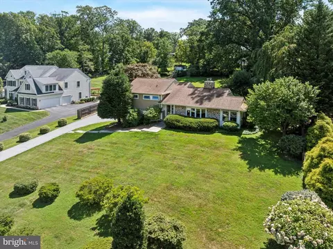 View/Area - 908 Hollow Rd, Wayne, PA 19087 photo 1 of 5