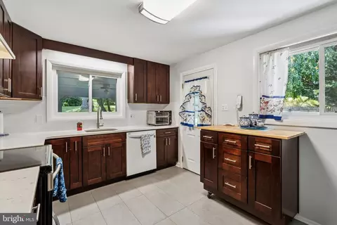 Kitchen - 908 Hollow Rd, Wayne, PA 19087 photo 1 of 3