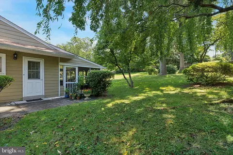 Exterior - 908 Hollow Rd, Wayne, PA 19087 photo 5 of 13
