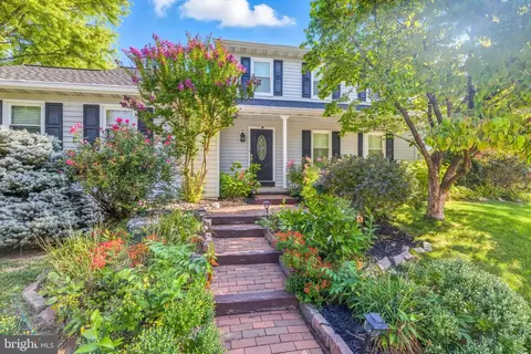 102 Elton Dr, Phoenixville, PA 19460