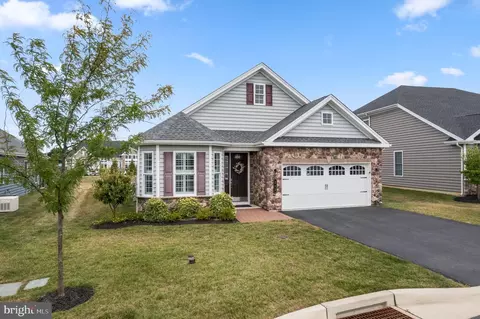 213 Resolution Dr, Downingtown, PA 19335