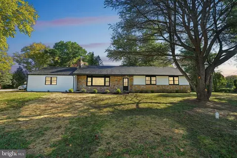 217 Kleyona Ave, Phoenixville, PA 19460