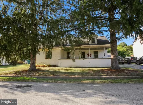 35 Helen St, Parkesburg, PA 19365