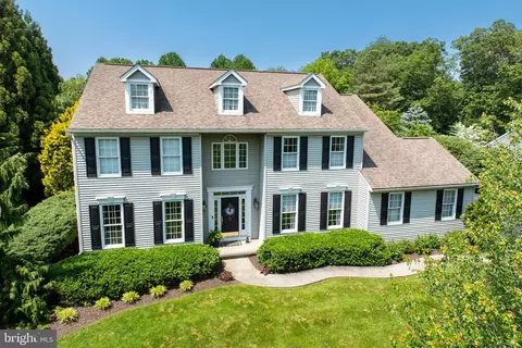 55 N Iroquois Ln, Chester Springs, PA 19425