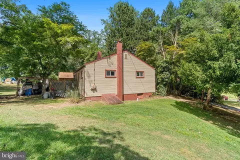 52 Carol Ln, Malvern, PA 19355