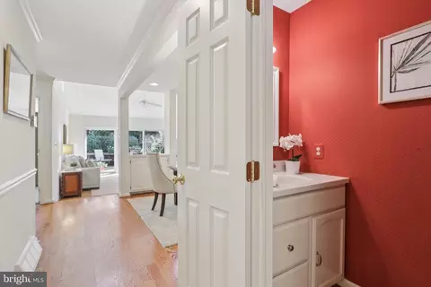 Entry Way - 33 Wingstone Ln, Devon, PA 19333 photo 4 of 7