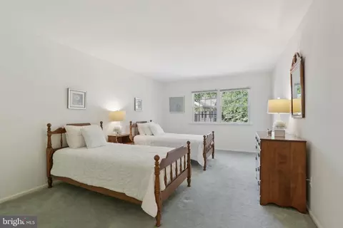 Bedroom - 33 Wingstone Ln, Devon, PA 19333 photo 3 of 4