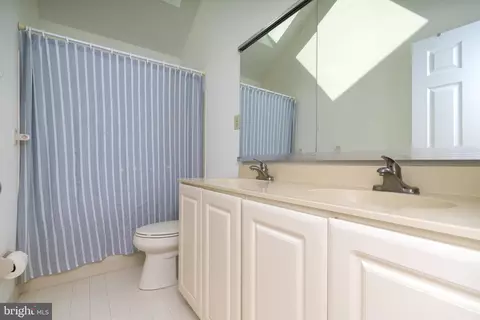 Bath - 19 Cameron Ct, Exton, PA 19341 photo 3 of 3