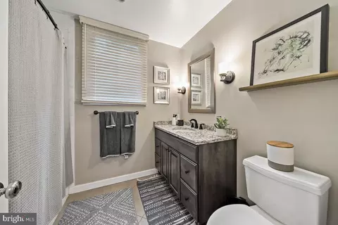 6 Ile Dhuyere #6, Devon, PA 19333 photo 9