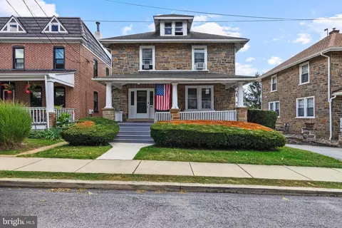 122 W Cypress St, Kennett Square, PA 19348