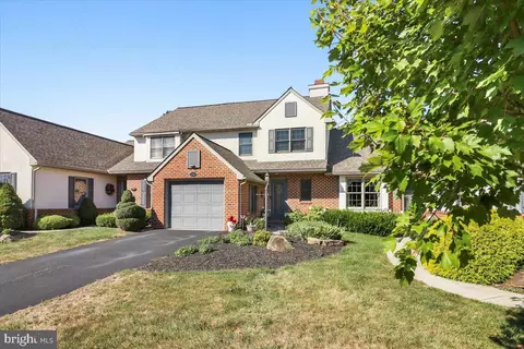236 Steeplechase Dr, Elverson, PA 19520