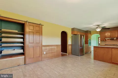 Entry Way - 49 E 7 Stars Rd, Phoenixville, PA 19460 photo 1 of 1