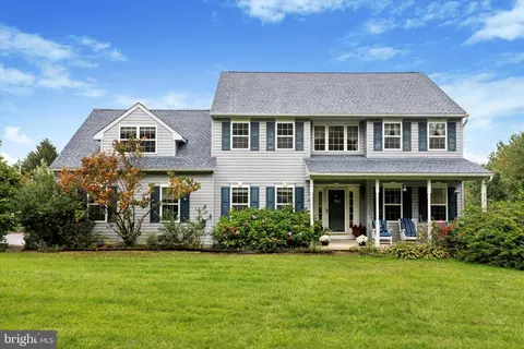 9 Greenfield Rd, Cochranville, PA 19330