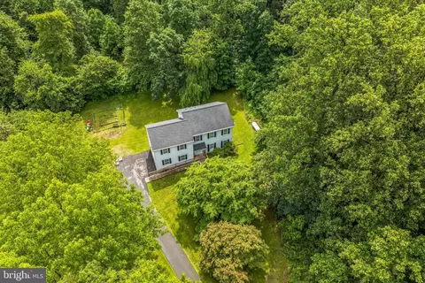 17 Oaklawn Dr, Parkesburg, PA 19365