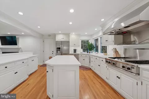 Kitchen - 103 Deepdale Rd, Wayne, PA 19087 photo 2 of 2