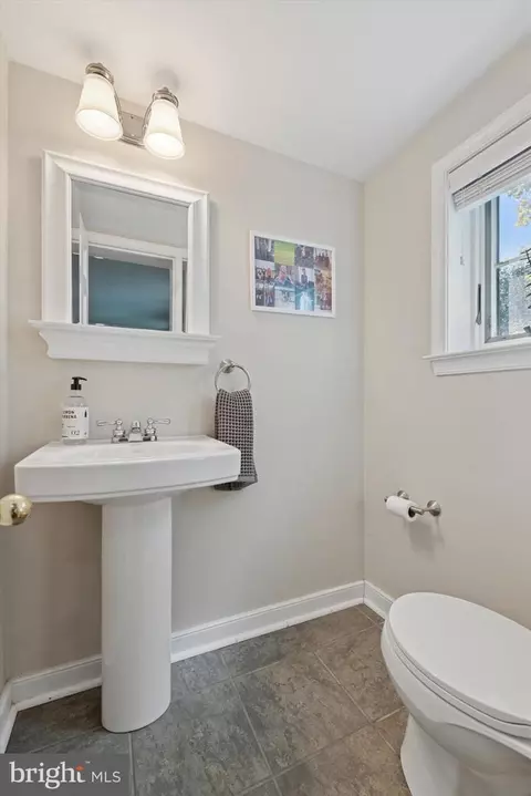 Bath - 103 Deepdale Rd, Wayne, PA 19087 photo 4 of 4