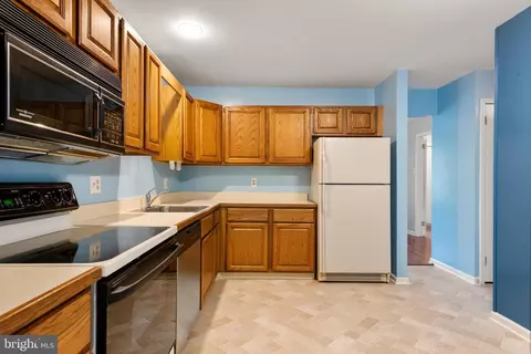 Kitchen - 11 Algonquin Ct, Chesterbrook, PA 19087 photo 2 of 3