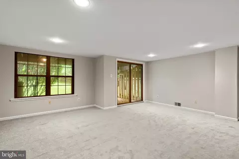 Living - 11 Algonquin Ct, Chesterbrook, PA 19087 photo 6 of 6