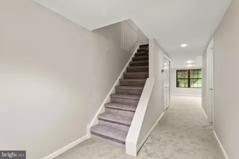 Entry Way - 11 Algonquin Ct, Chesterbrook, PA 19087 photo 4 of 5