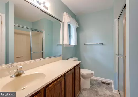 Bath - 11 Algonquin Ct, Chesterbrook, PA 19087 photo 2 of 5
