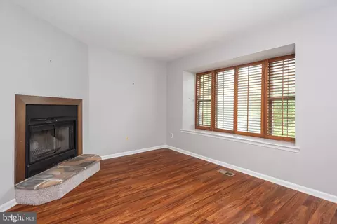 Living - 11 Algonquin Ct, Chesterbrook, PA 19087 photo 1 of 6